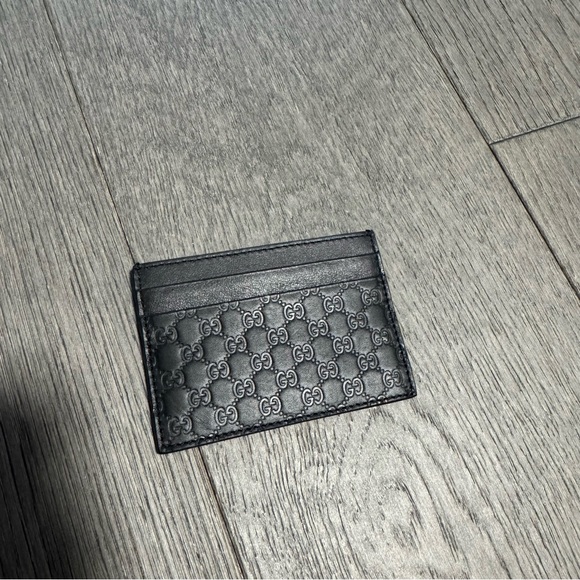 Gucci Other - Gucci monogram leather card holder